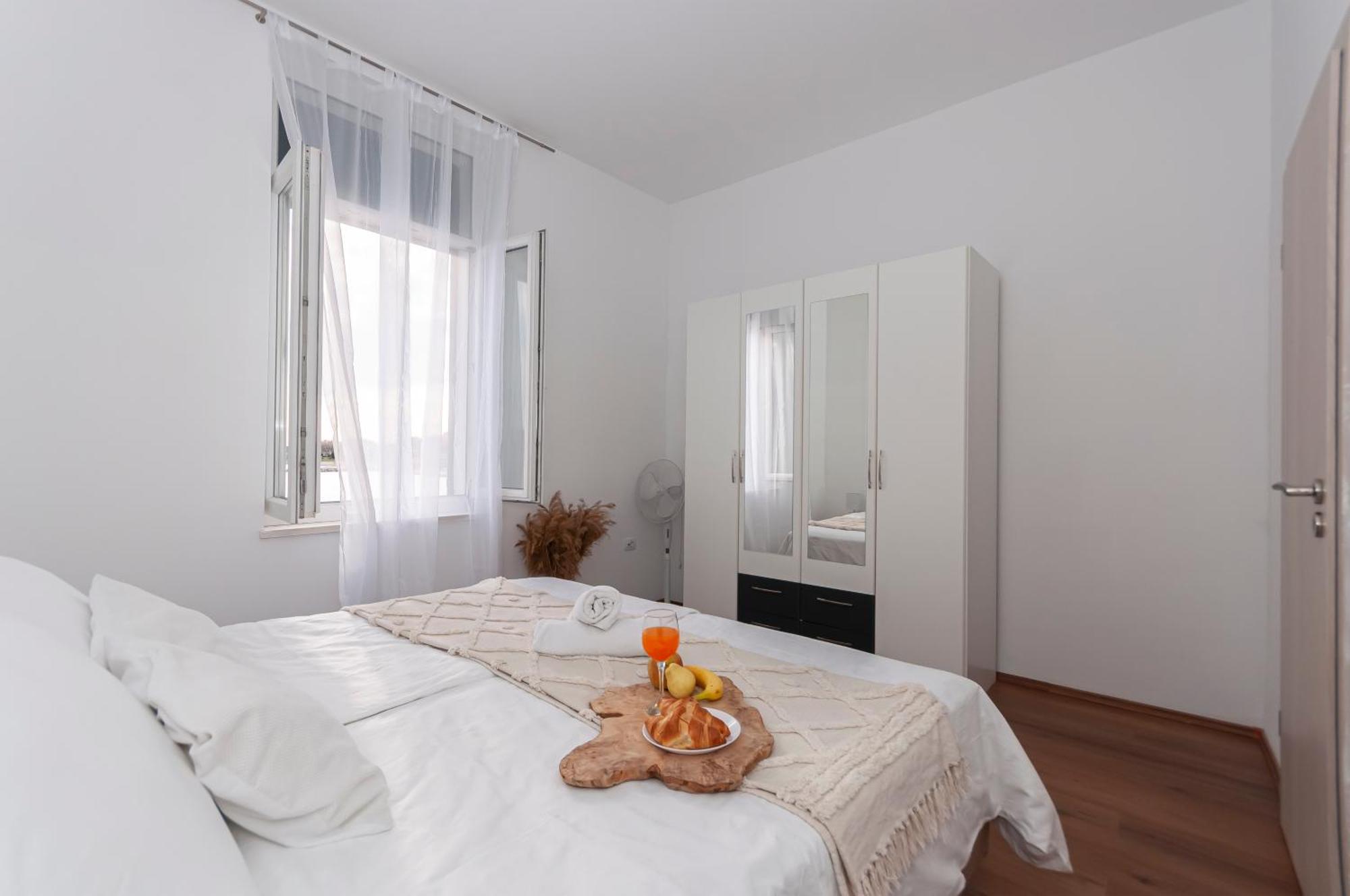 Tanja Apartment Omis Bagian luar foto