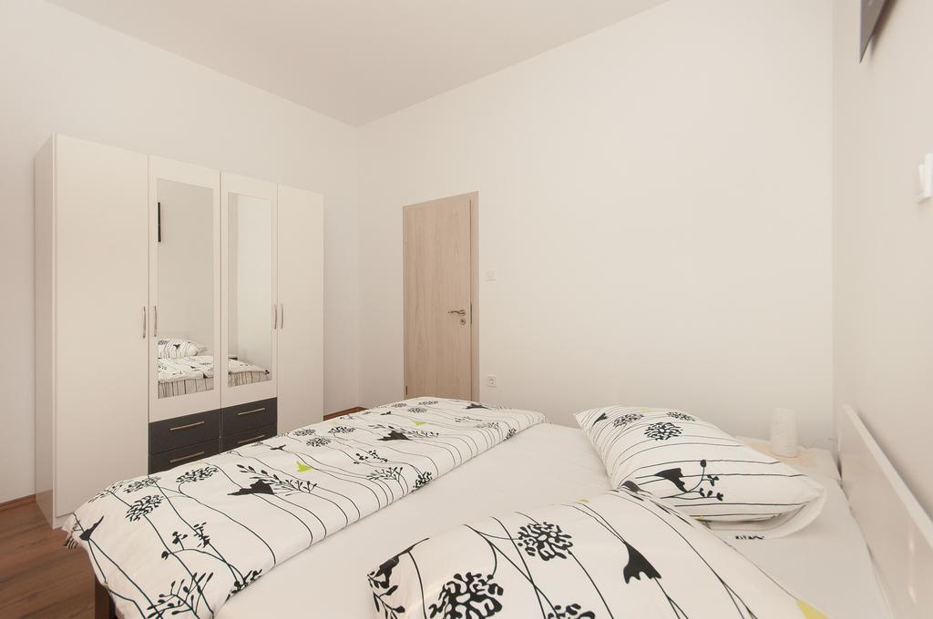 Tanja Apartment Omis Bagian luar foto